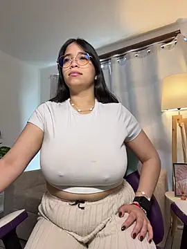 tati reyess online show from July 19, 12:29 pm