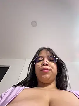 tati reyess online show from July 27, 12:13 pm