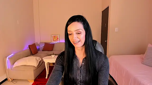 Kristen Garner online show from July 14, 7:40 pm