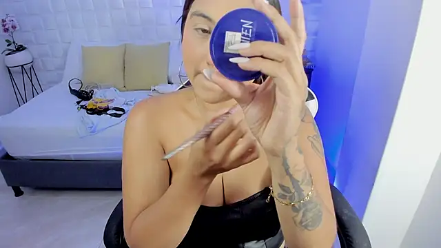 anny rouse24 online show from July 16, 2:49 am