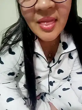 lolo890 online show from November 30, 9:30 pm