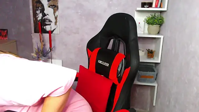 EndlessLustX online show from August 6, 7:37 am
