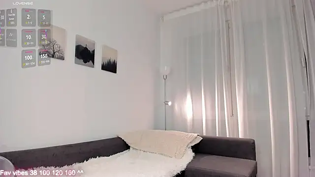 elizziMeiko   online show from October 4, 11:20 pm