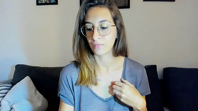 Snapshot of DesireMore90 chatting on October 16, 7:38 pm DesireMore90 online show from October 16, 7:38 pm