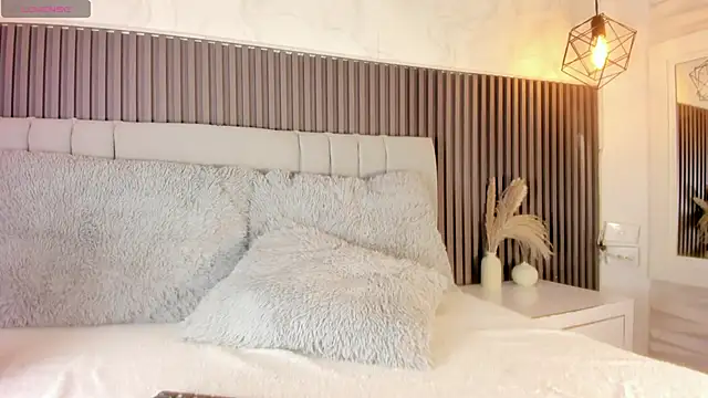 SHANONCLARK online show from November 27, 7:28 pm