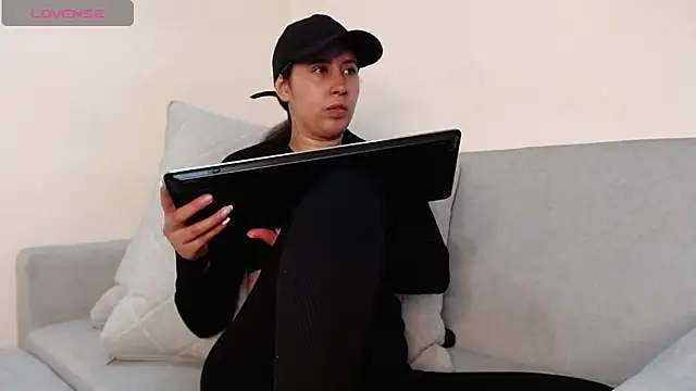 marthina thompsson online show from September 29, 3:55 am