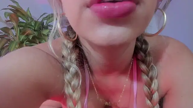 crisbell lopez online show from August 5, 1:34 am