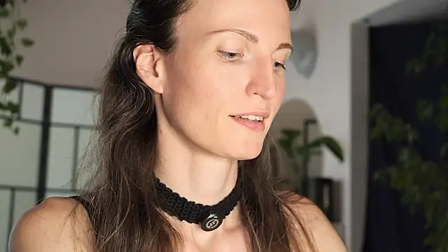 yulladao online show from October 12, 5:15 pm