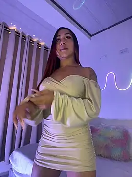 jesica  simpson online show from October 3, 4:45 pm