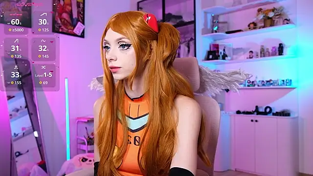 HolliWould  online show from August 7, 10:17 pm