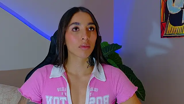 KAYLA BATISTA online show from June 26, 5:20 am