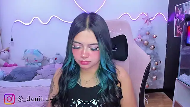 CuteDani  online show from November 29, 9:24 am