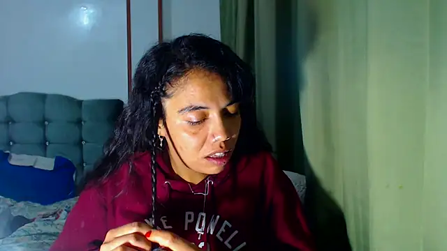 AmaraRoberts420 online show from February 1, 11:36 pm