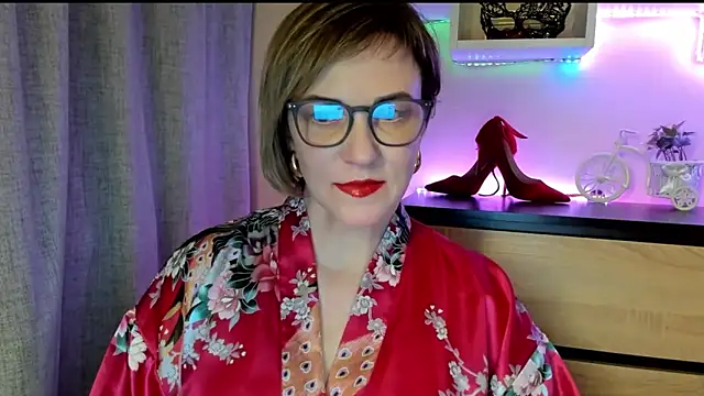 Snapshot of feliziaDesire chatting on October 7, 1:37 pm feliziaDesire online show from October 7, 1:37 pm