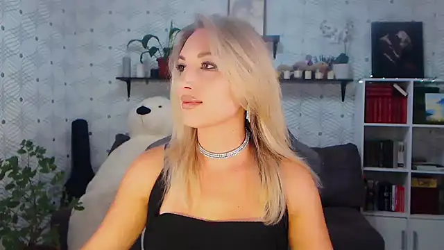 MillaXQueen online show from June 23, 3:10 pm