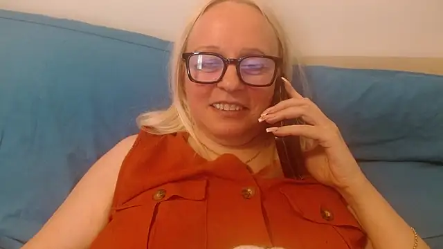 martachatte online show from July 28, 3:21 pm