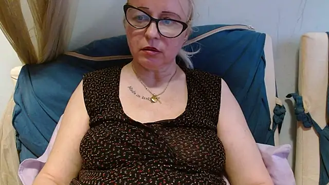 martachatte online show from April 26, 5:32 pm