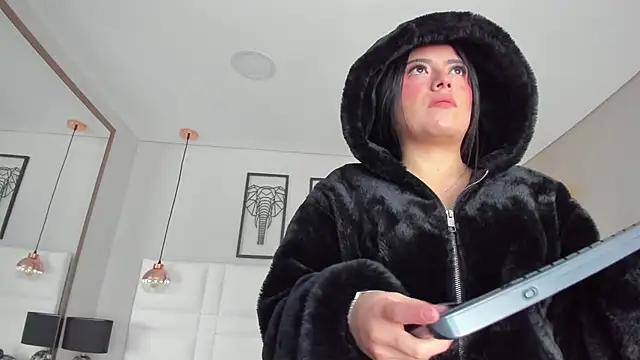 Rebeca jones online show from December 16, 12:11 pm