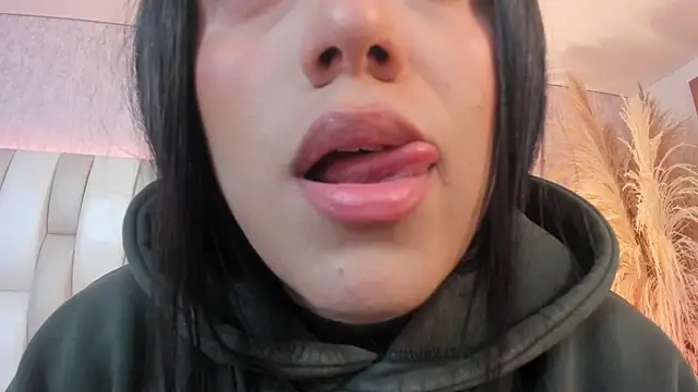 Rebeca jones online show from April 29, 12:30 pm