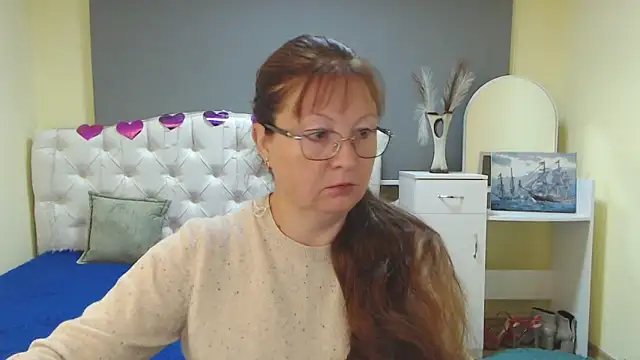 VanessaHotts online show from October 8, 5:01 am