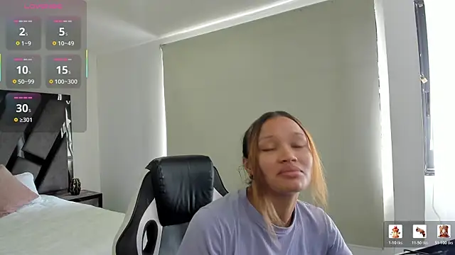 AnnieAndStefan online show from July 30, 1:56 pm