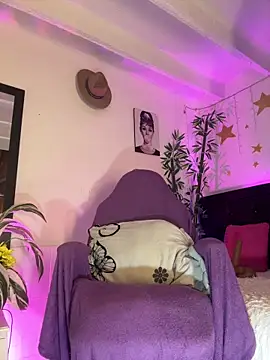 lonely shewolf online show from February 7, 6:01 pm