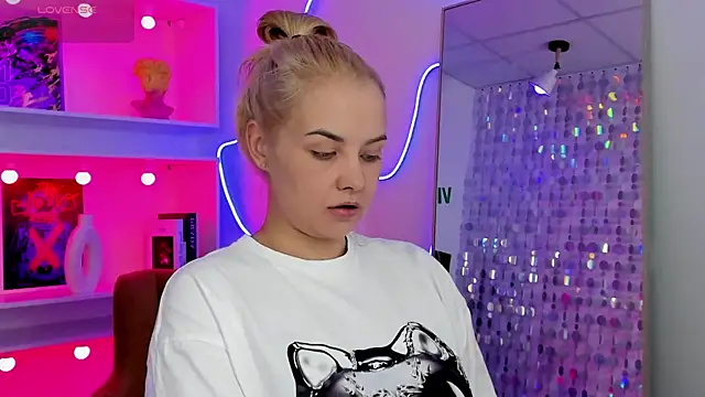 StephanieSweety online show from July 30, 5:08 am