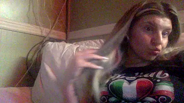 Snapshot of candycane57 chatting on October 28, 9:52 pm candycane57 online show from October 28, 9:52 pm