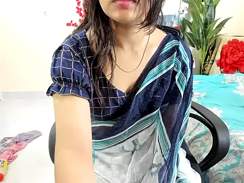 AttractiveQueen2002 online show from September 12, 11:23 pm