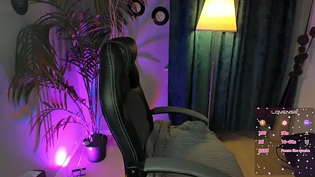 Snapshot of ZenaPallmer chatting on October 2, 7:41 pm ZenaPallmer online show from October 2, 7:41 pm