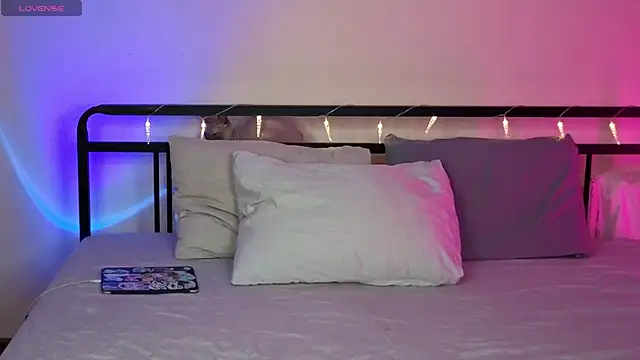 sinthiaroze online show from October 24, 7:32 pm