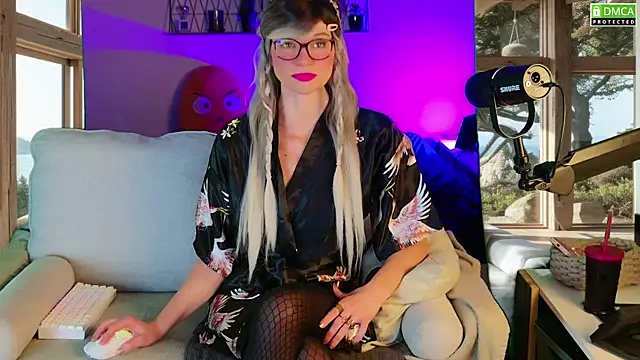 Snapshot of Kittychatte chatting on October 12, 9:44 am Kittychatte online show from October 12, 9:44 am