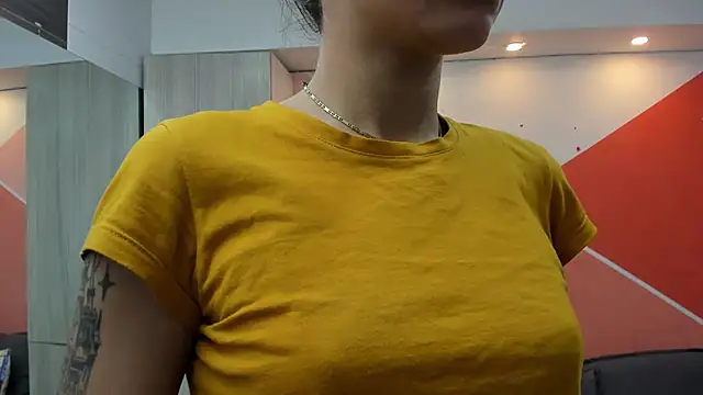 Snapshot of Mhelanny2 chatting on October 1, 7:52 pm Mhelanny2 online show from October 1, 7:52 pm