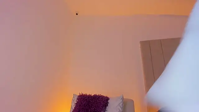 luisah  online show from July 21, 7:14 pm