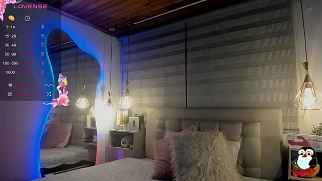 Snapshot of cristal__hot_1 chatting on October 6, 5:13 am cristal hot 1 online show from October 6, 5:13 am