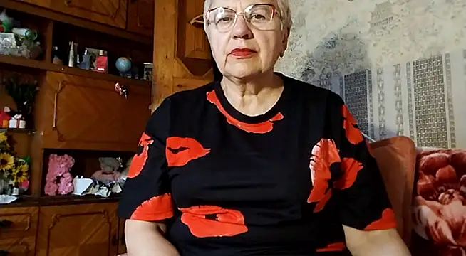 SweetCherry27 online show from June 18, 4:25 am