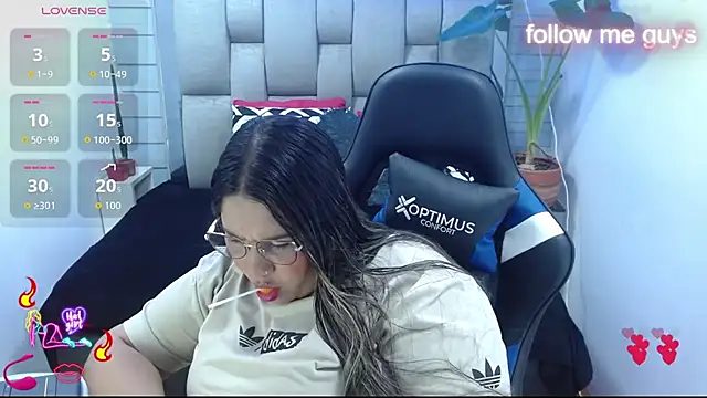 evelin zaens online show from June 24, 4:11 am