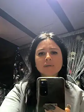 KikiXRed online show from November 18, 5:58 pm