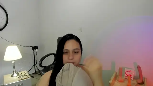 Gabisaenz online show from November 9, 9:16 am