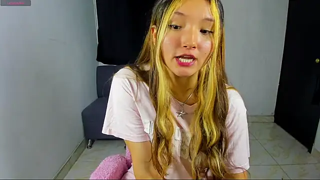 Alice bloom  online show from December 17, 4:16 am