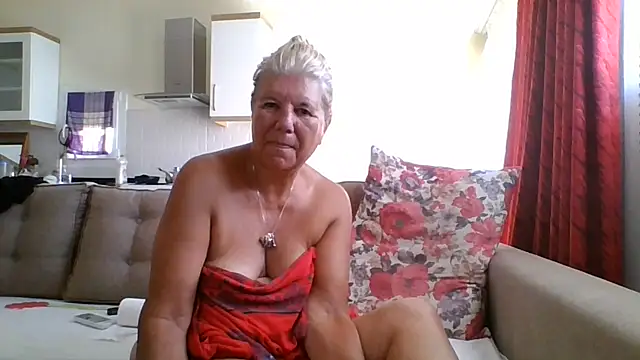 TrustfulVampire1 online show from August 1, 4:47 am