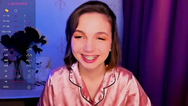 KindHazelHere  online show from January 6, 10:24 pm