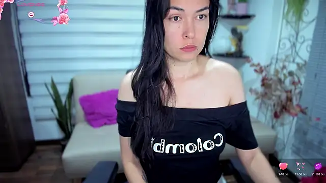 Snapshot of Lunlunera chatting on October 19, 5:42 am Lunlunera online show from October 19, 5:42 am