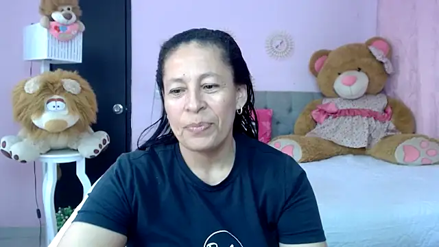 mature martina online show from December 17, 7:18 pm