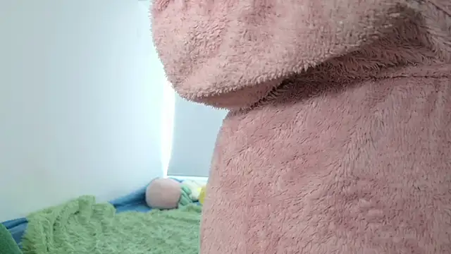 damn that booty online show from July 20, 1:35 pm