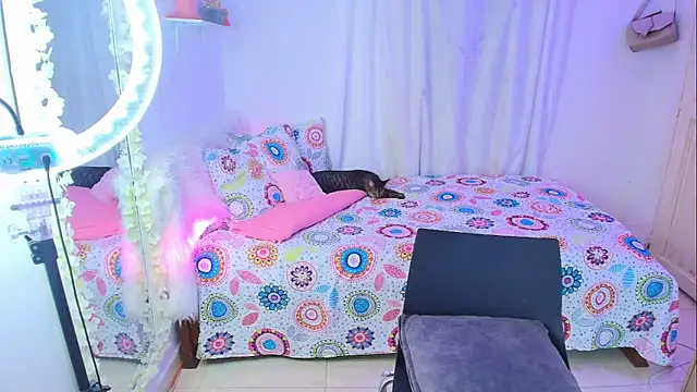 Nanami 19 online show from October 18, 7:15 pm