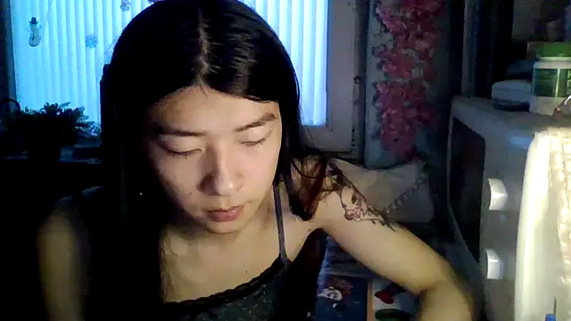 CarlyJoy online show from March 1, 1:11 pm