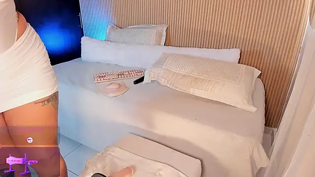 Snapshot of Gaby_Blaze chatting on October 13, 12:13 am Gaby Blaze online show from October 13, 12:13 am