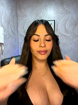 sexyyykloee online show from November 24, 7:10 am