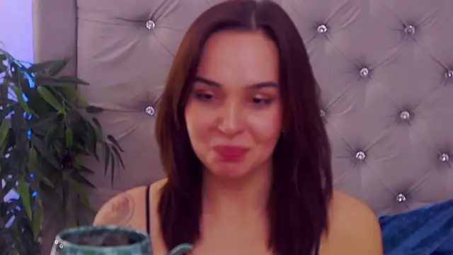 MeIisaLove online show from November 1, 3:27 pm